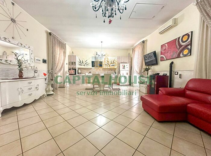 Appartamento trilocale in vendita in Zona Via Trieste, San Prisco