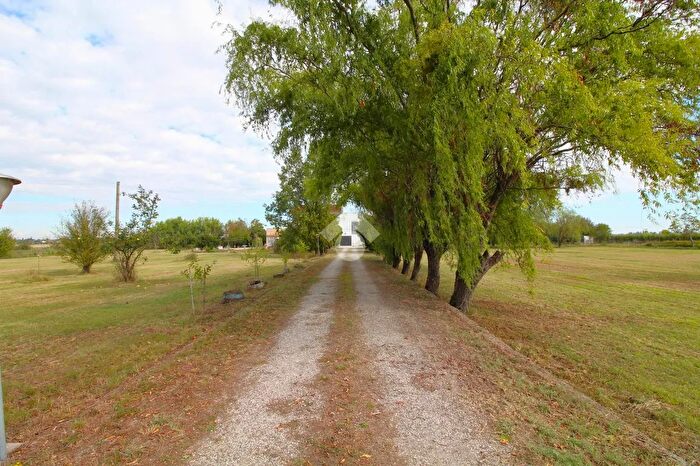 Casa con 6 locali in vendita in Via Bernolda, Fabbrico