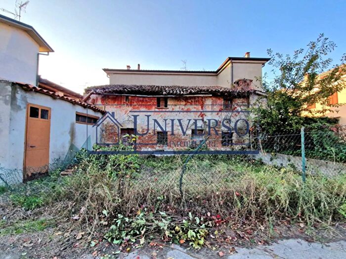 Casa trilocale in vendita in Via Rossina Bressana Bottarone, Bressana Bottarone