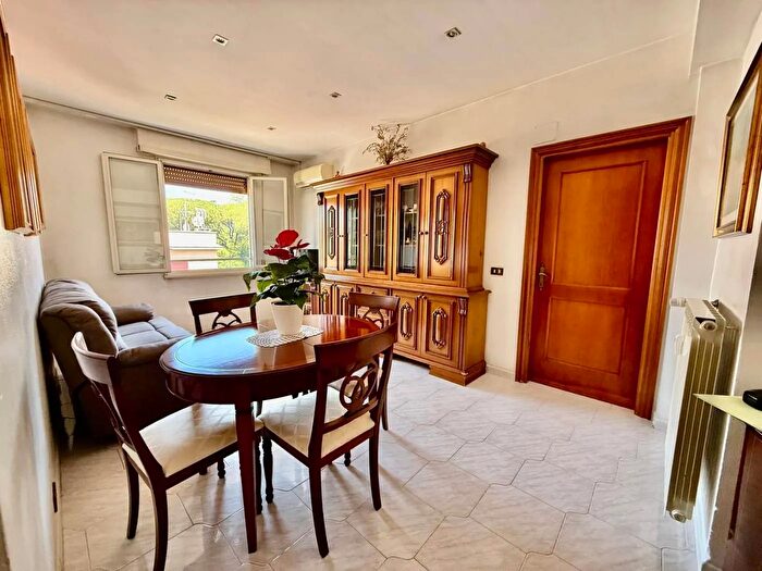 Appartamento trilocale in vendita in Via Pietro Venturi a Roma, Roma