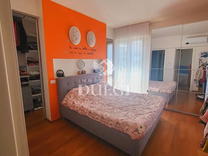 Casa con 6 locali in vendita in Viareggio
