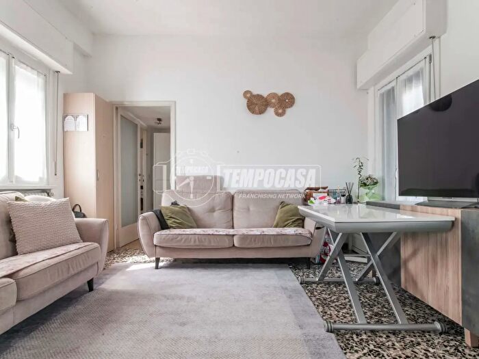 Appartamento trilocale in vendita in Via Canturina, Como