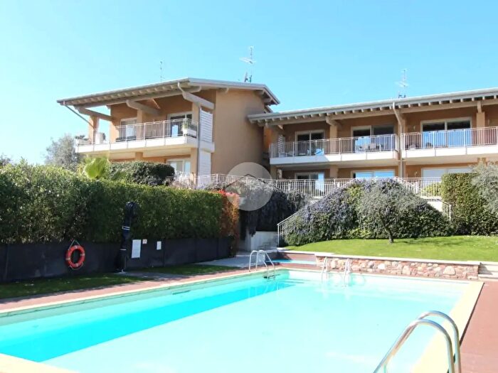 Appartamento quadrilocale in vendita in Via Metelli, Padenghe Sul Garda