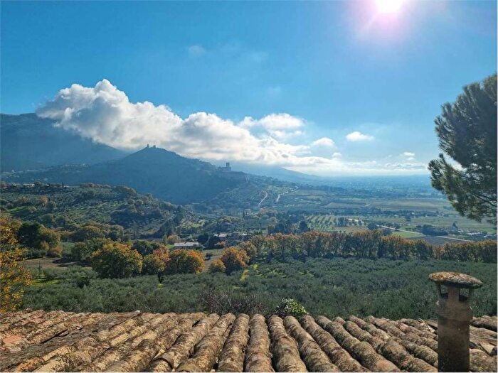 Appartamento quadrilocale in affitto in Centro Storico, Assisi