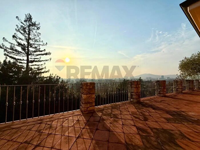 Casa trilocale in vendita in Via Fontane, Brescia