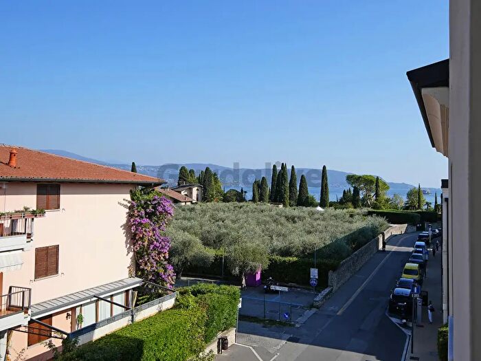 Appartamento bilocale in vendita in Viale Ugo Foscolo, Toscolano Maderno