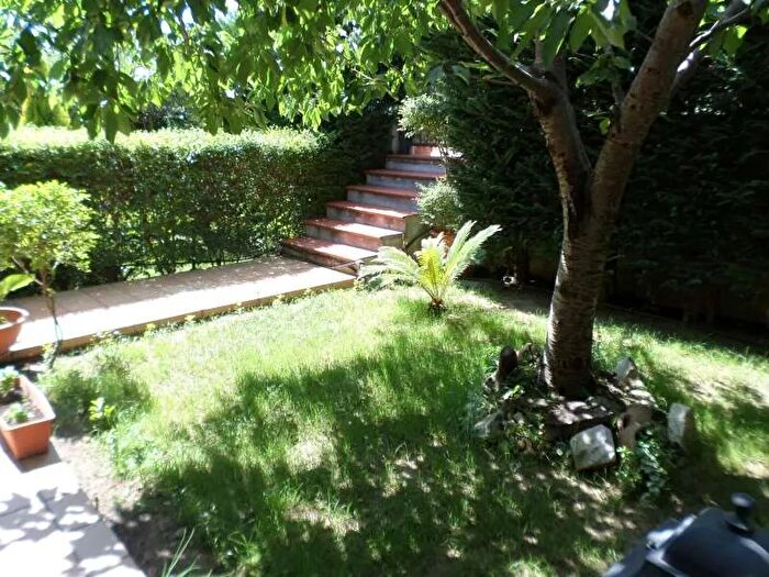 Casa con 7 locali in vendita in Via Parini Rende, Rende