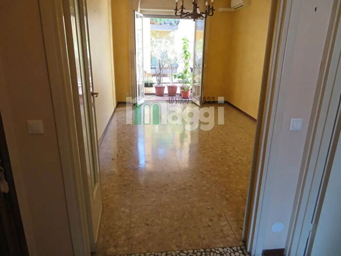 Appartamento trilocale in affitto in Via Losanna, Milano