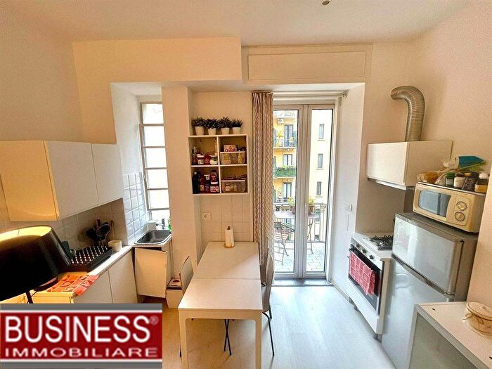 Appartamento trilocale in affitto in Via R Franchetti, Repubblica, Milano