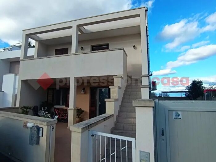 Appartamento trilocale in vendita in Via Venezia, Giurdignano