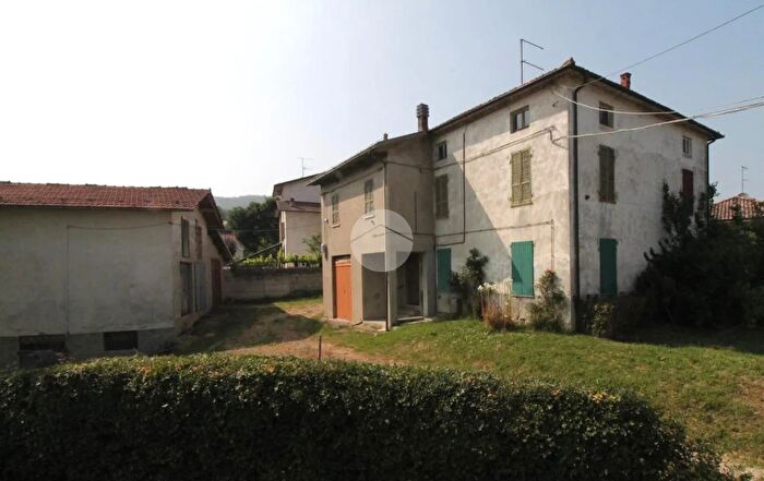 Casa quadrilocale in vendita in Località Mossale, Corniglio