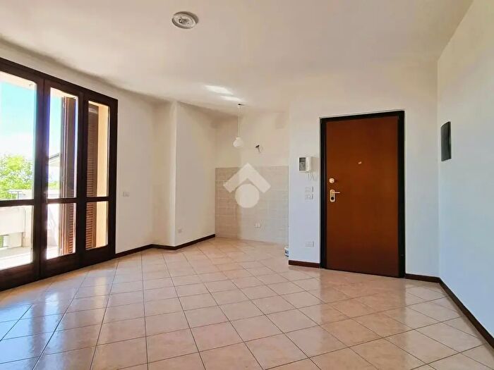 Appartamento bilocale in vendita in Via Cisa, Borgo Virgilio