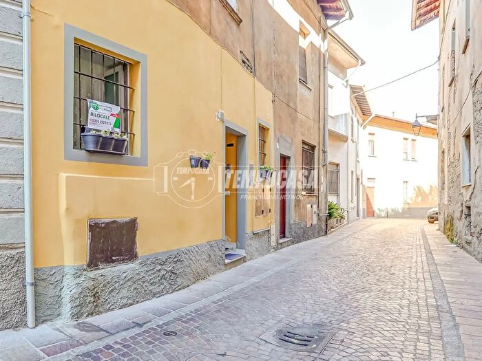 Appartamento bilocale in vendita in Via Giuseppe Garibaldi, Somma Lombardo