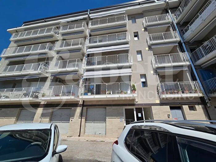 Appartamento trilocale in vendita in Via Milano, Mosciano SantAngelo