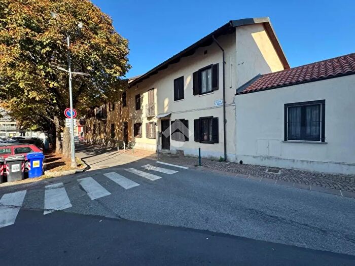 Casa con 8 locali in vendita in Piazza San Rocco, Rivoli