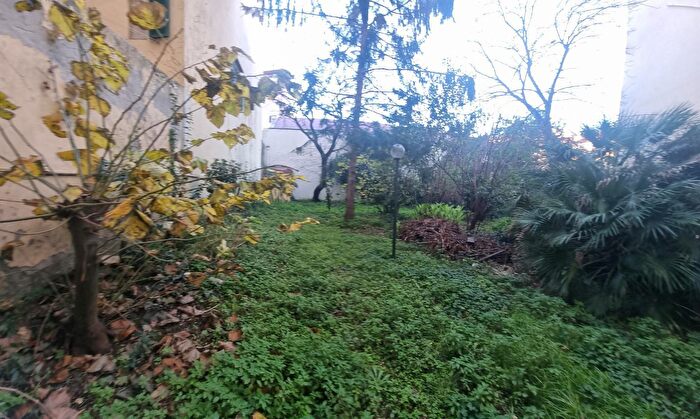 Appartamento con 14 locali in vendita in a Indipendenza, Livorno