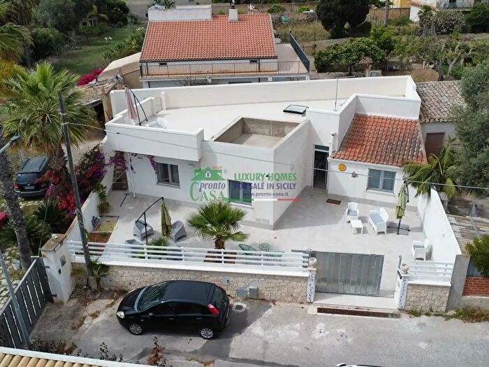 Casa con 5 locali in vendita in Cda Anguilla, Vittoria