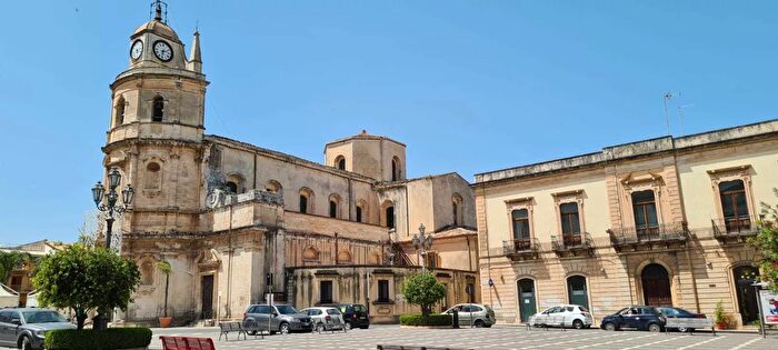 Casa quadrilocale in vendita in Via IV Novembre, Floridia