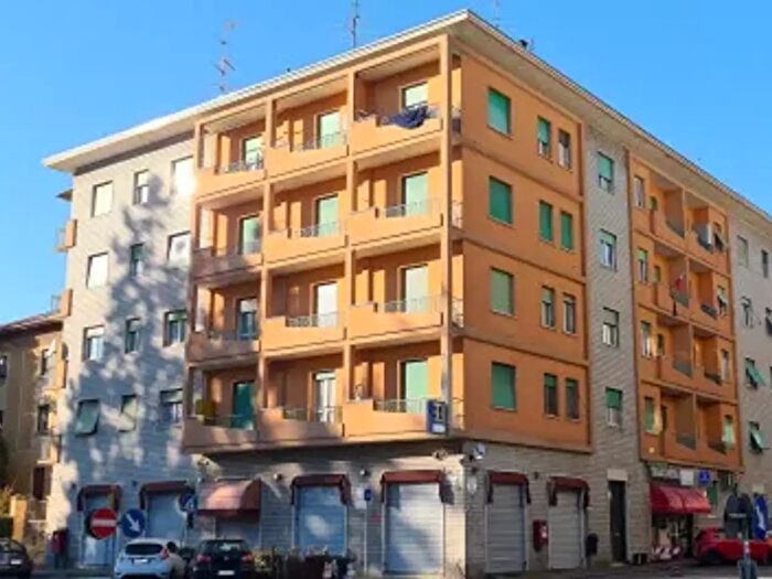 Appartamento trilocale in affitto in Via Ugo Macchieraldo, Biella