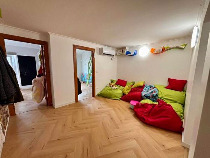 Appartamento quadrilocale in vendita in Via Vado, Genova