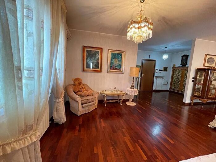 Appartamento con 5 locali in vendita in Corso Milano Vigevano, Vigevano