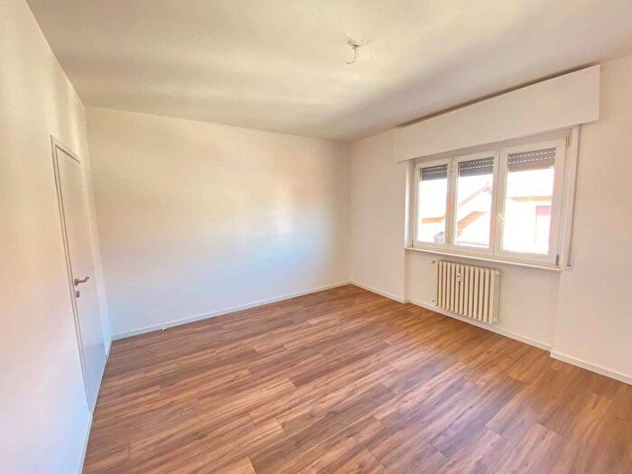 Appartamento bilocale in affitto in Vicolo Amabile, Centro, Gazzada Schianno