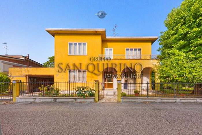 Casa con 5 locali in vendita in Via Giotto, Moglia