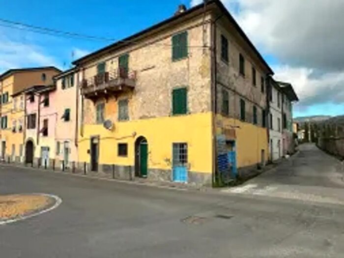 Appartamento con 6 locali in vendita in Via Cisa Interna, Sarzana