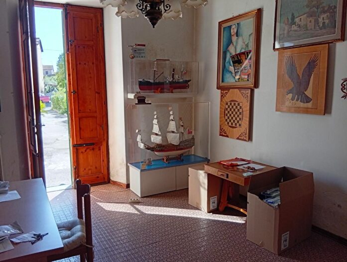 Casa con 8 locali in vendita in Vecchiano