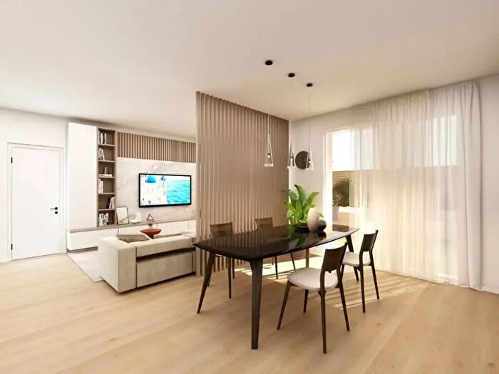 Appartamento con 5 locali in vendita in Via Antonio Costanzo Casetti, Lecce