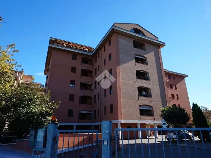 Appartamento quadrilocale in vendita in Stradello Bastogi, Modena