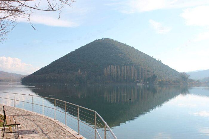 Appartamento bilocale in affitto in Bilocale Piediluco via di mezzo, Marmore Piediluco, Terni