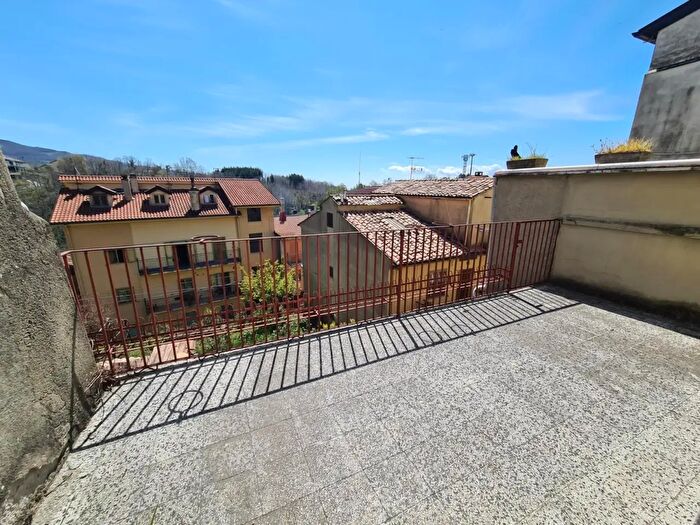 Casa con 8 locali in vendita in Via Cerminara Dottore, Platania