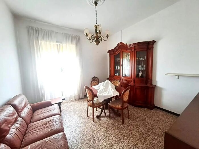 Appartamento quadrilocale in vendita in Massa