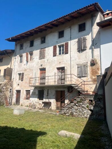 Casa con 7 locali in vendita in Via Adige, Tricesimo