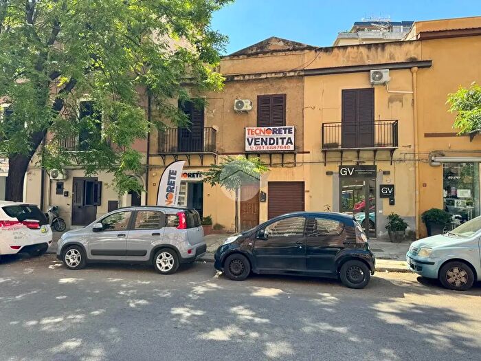 Appartamento trilocale in vendita in Corso Calatafimi, Palermo