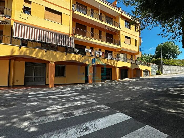 Appartamento bilocale in vendita in Via San Sebastiano, Albisola Superiore