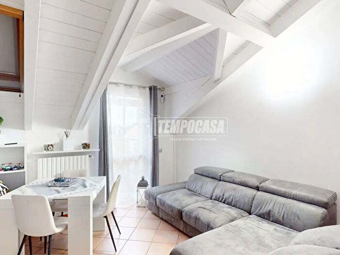 Appartamento bilocale in vendita in Via Roma, Comazzo