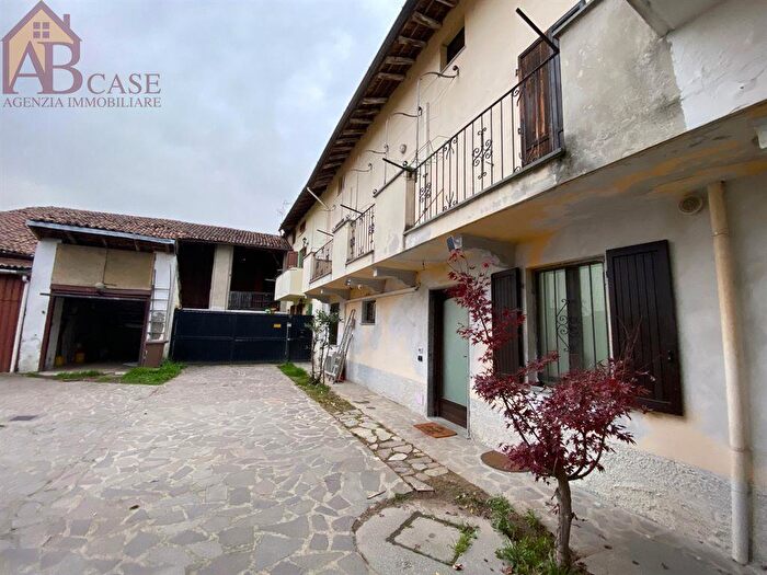 Casa quadrilocale in vendita in Via Mazzini, Gambolo