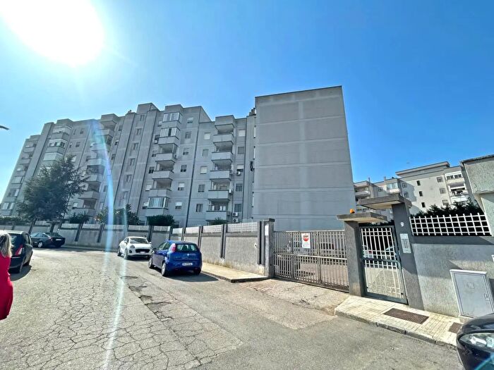 Appartamento trilocale in vendita in Via Roberto Melli, Brindisi