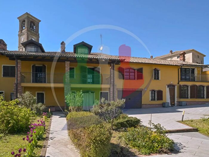 Casa con 16 locali in vendita in Via Teresa Poggio, Castelletto Merli