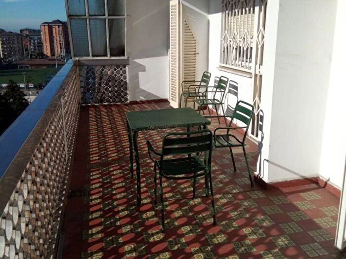 Appartamento con 5 locali in affitto in Via Genova, Nizza Millefonti, Torino