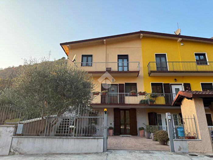 Casa quadrilocale in vendita in Via Giovanni Ontini, Brescia
