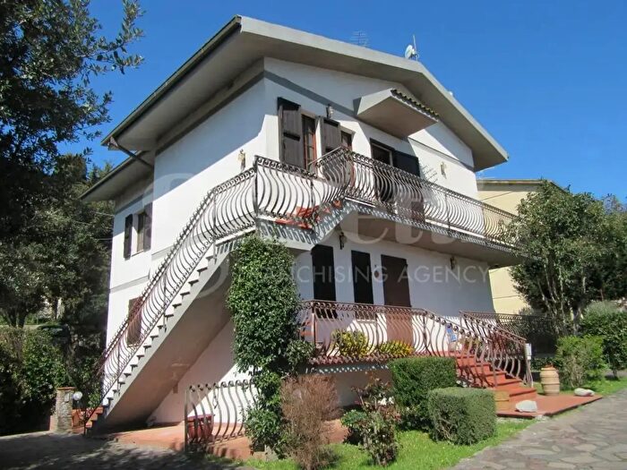 Casa con 5 locali in vendita in Gavorrano