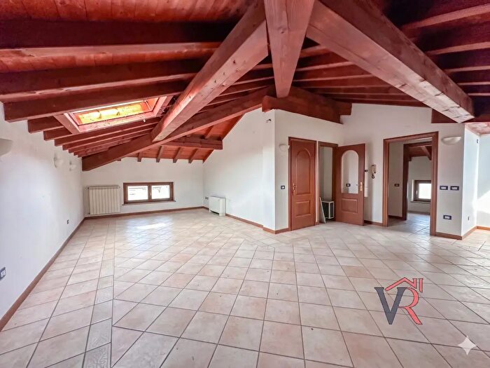 Appartamento bilocale in vendita in Via IV Novembre, Lograto