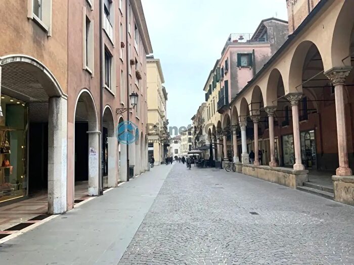 Appartamento quadrilocale in vendita in Galleria Tito Livio, Padova