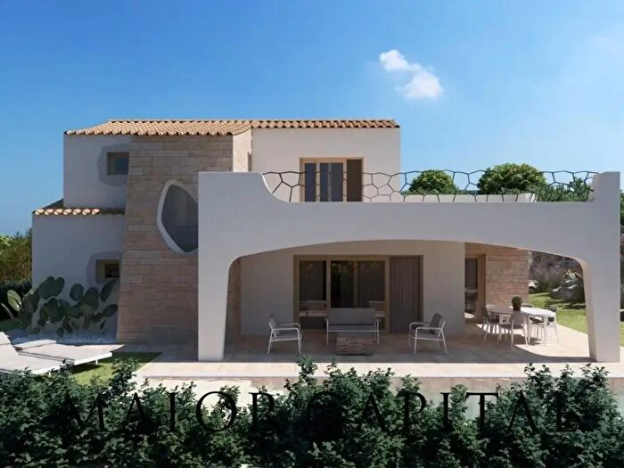 Casa con 5 locali in vendita in San Teodoro