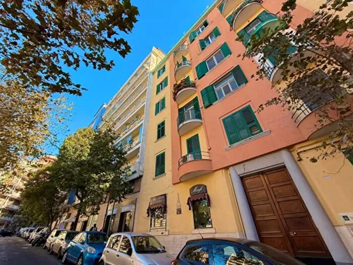 Appartamento quadrilocale in vendita in Via Alessandro Scarlatti, Napoli