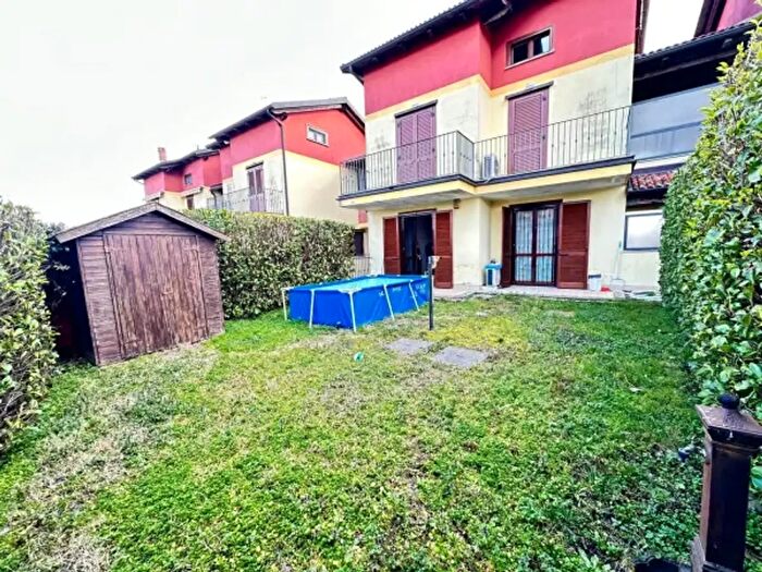 Appartamento trilocale in vendita in Oleggio