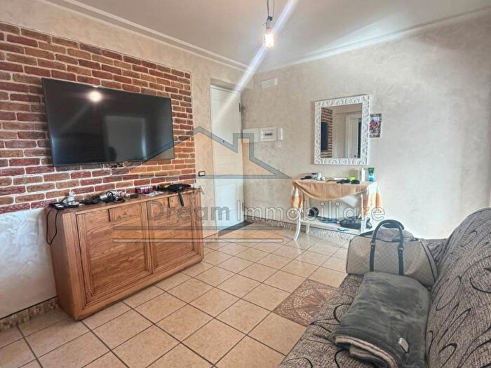 Appartamento trilocale in affitto in Via Palermo, Villaricca